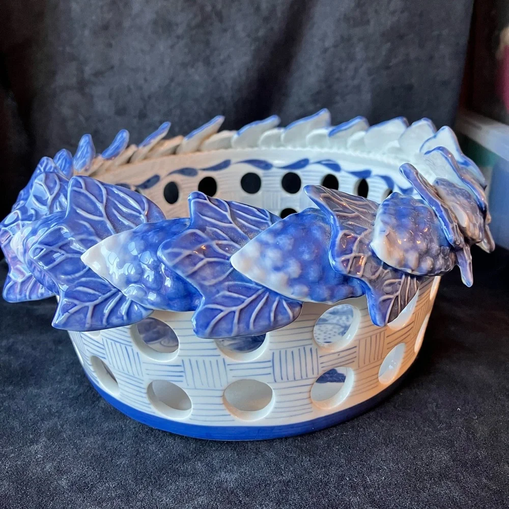 Maitland Smith Porcelain Ceramic Woven Leaf Rimmed Large Oval Bowl Thailand Made
